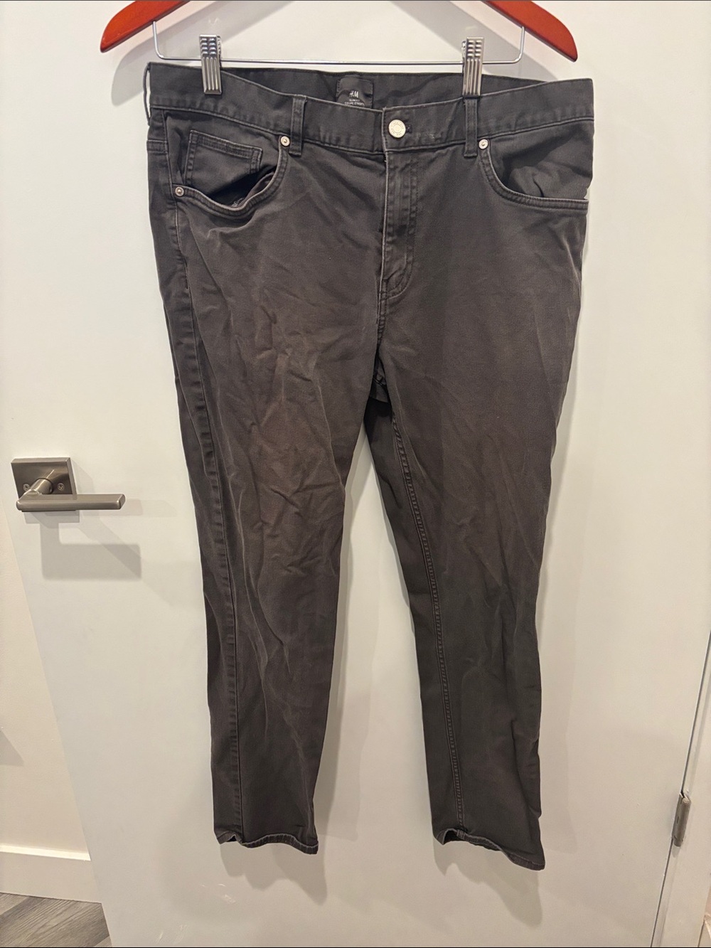 H&M Men’s Sz34 Charcoal Gray Straight-Leg Jeans